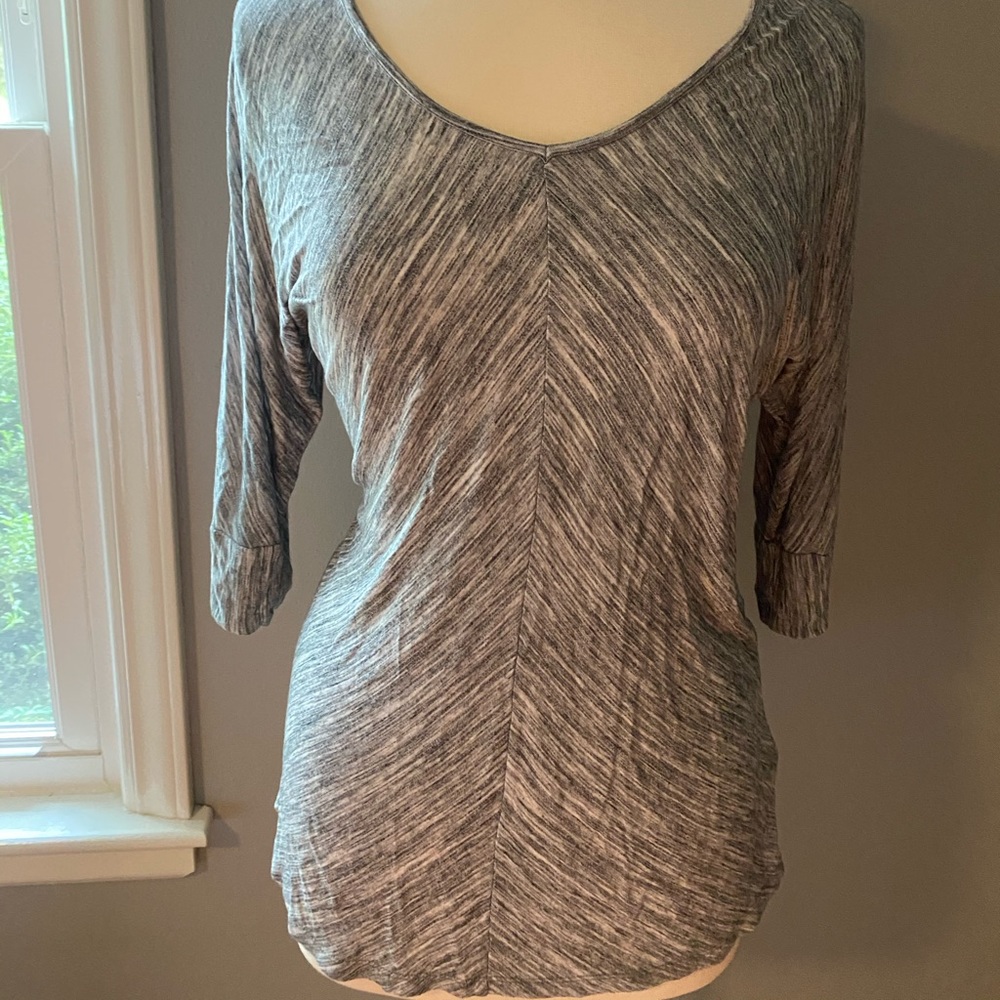 Black and White three quarter length sleeve top